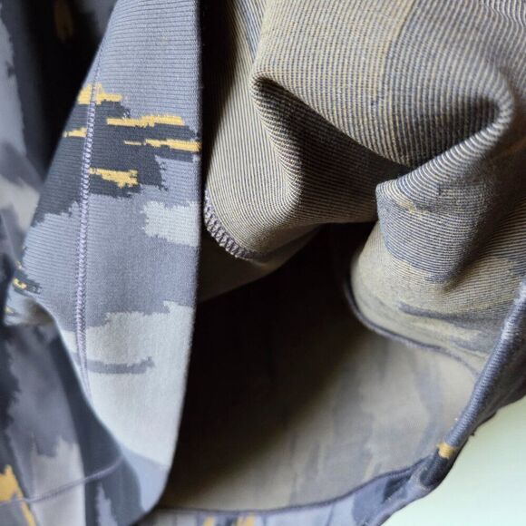 EUC LULULEMON ROBER GELLER PRINTED TANK TOP SIZE L/XL - Picture 11 of 16